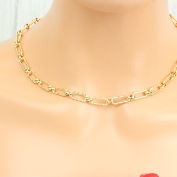 "Minimalist & Elegant Necklace Chain – Perfect for Women & Girls | UNVRC1519 - Picture 9 of 10